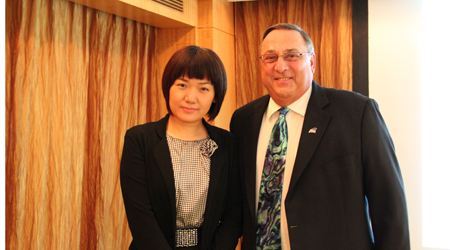 世貿通集團上?？偨浝鞮inda與緬因州州長Governor PaulLepage先生合影