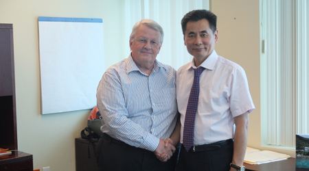 安提瓜投資入籍局首席執行官會見世貿通集團董事長